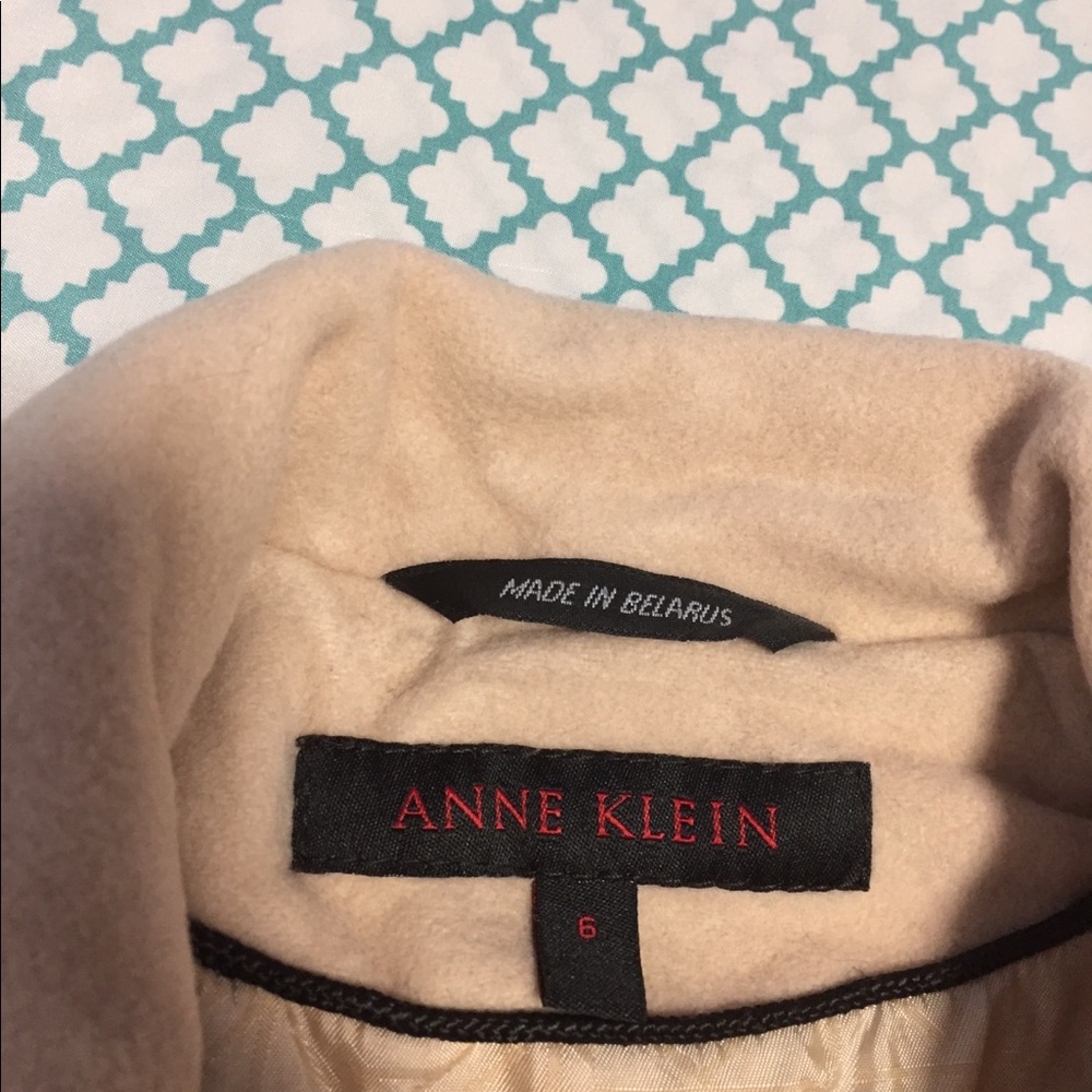 Anne Klein ladies coat. Used 2x only.